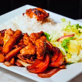 Pollo Salteado