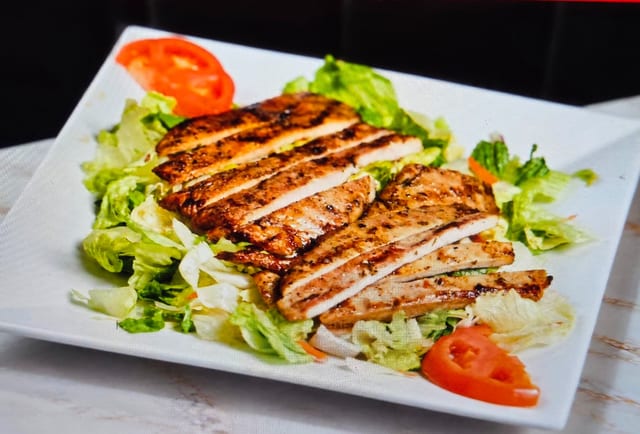 Ensalada de Pollo.
