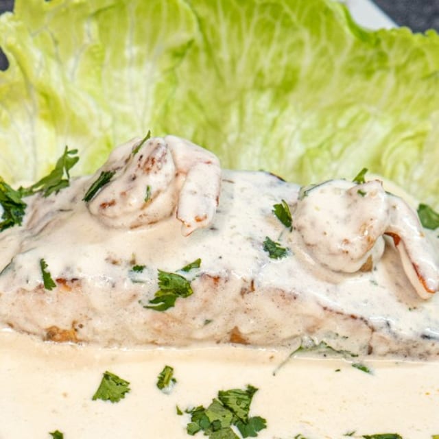 Salmon Con Camarones En Salsa.