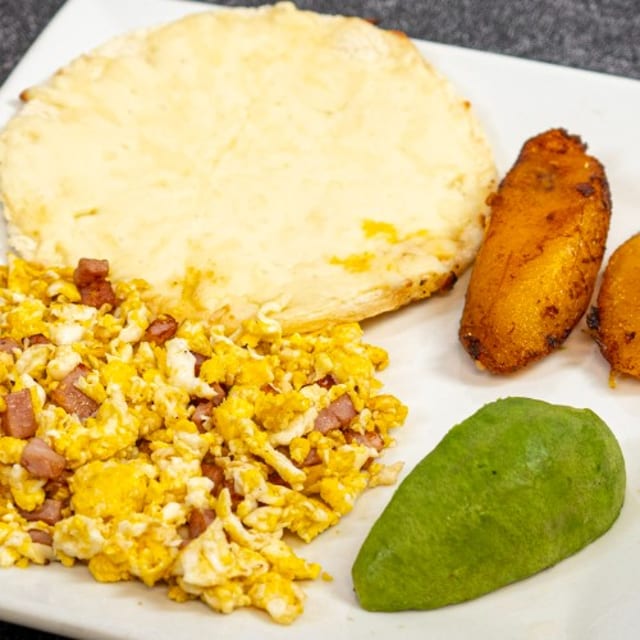 Desayuno Típico.